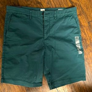 GAP NWT men shorts